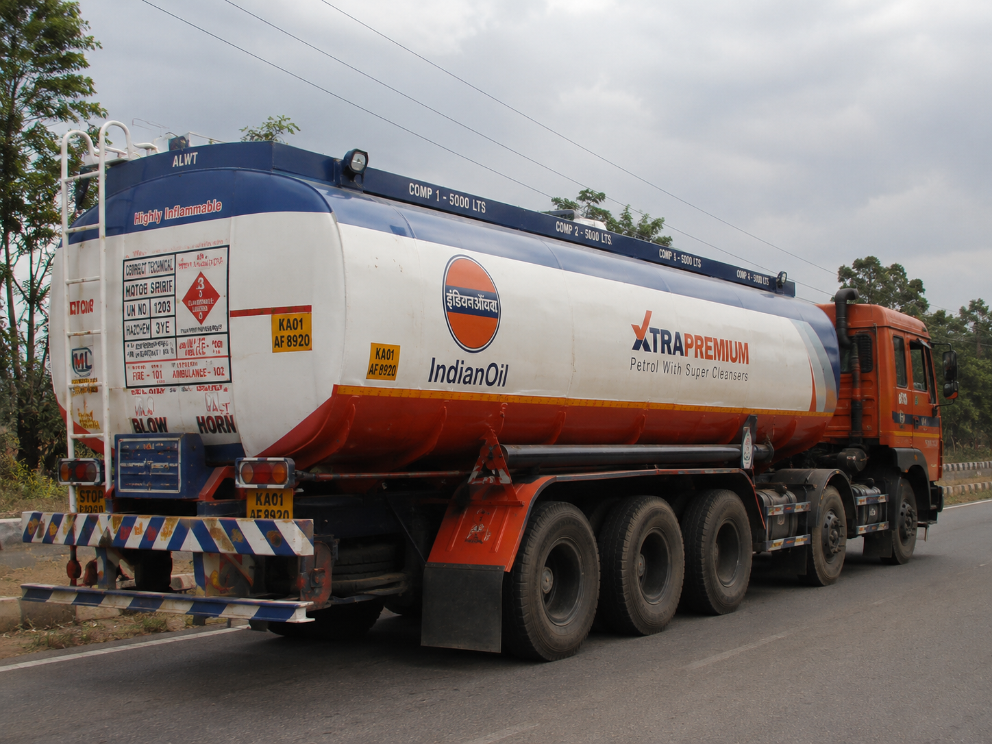 Oil and lubricants transport